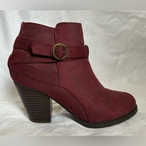 JustFab Burgundy Ankle Booties Block Heel Buckle Strap Size 7